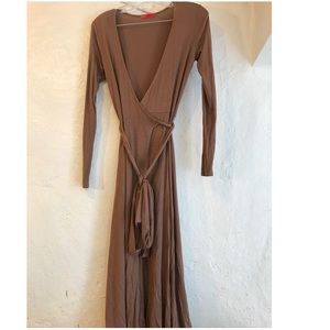 Classic wrap dress in warm beige/mauve
